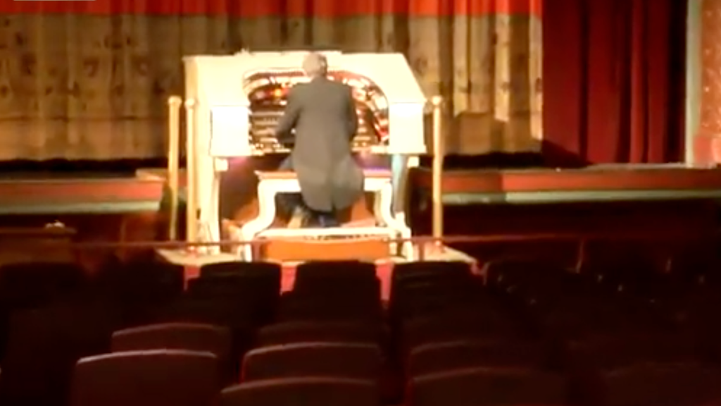 The Heights Theater fell into disrepair in the late 1990s. Now it's turning 100. — WCCO / CBS Minnesota, Lakewood Ranch Arts news