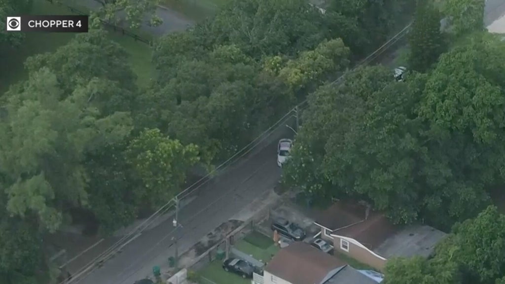 Man found dead near park in northwest Miami-Dade, homicide detectives investigating — CBS Miami, Lakewood Ranch Health news