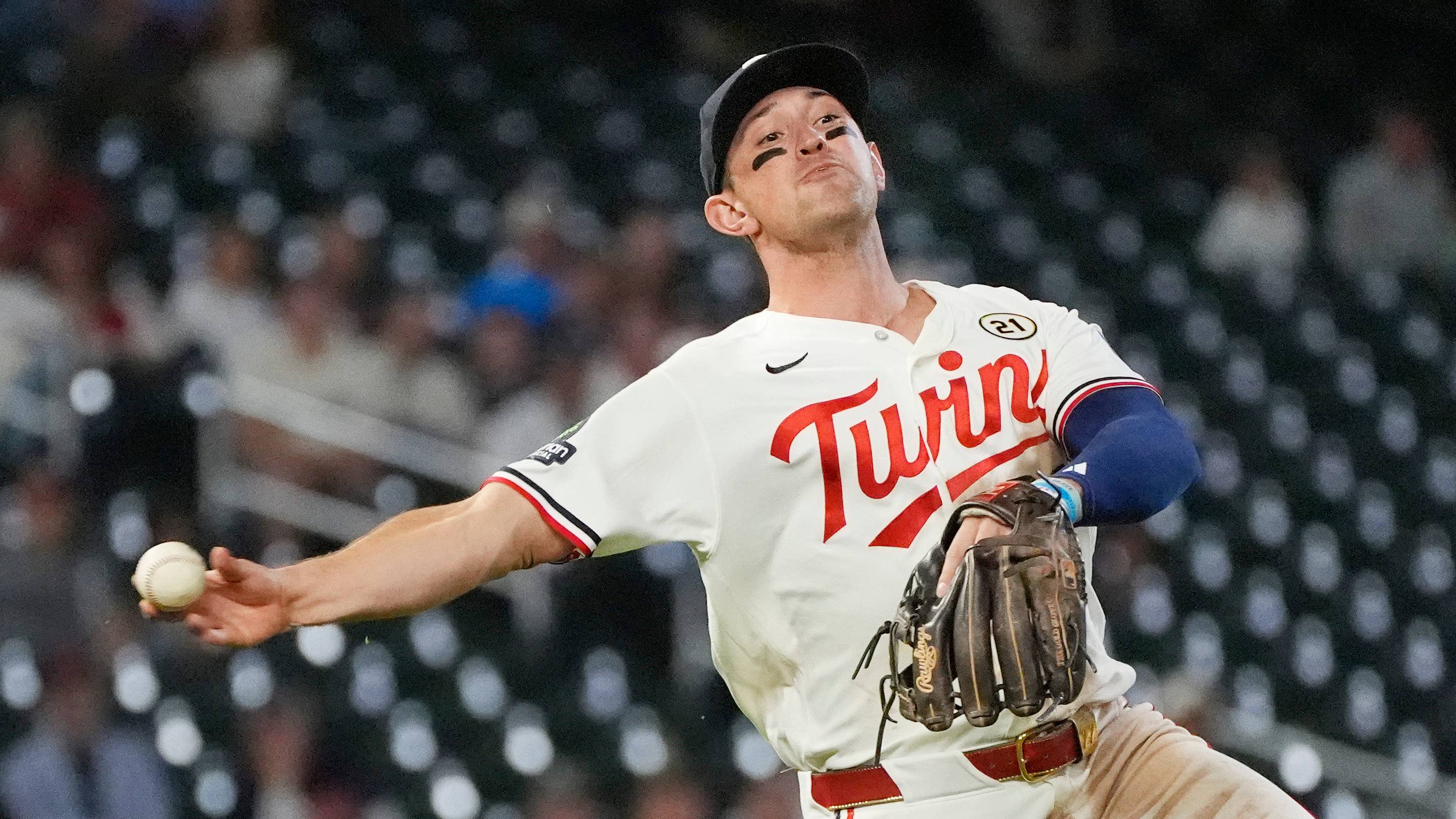 Brooks Lee's Gold Glove nomination further vindicates Twins' decision to move him to third base — Puckett's Pond (Twins), Lakewood Ranch Sports news
