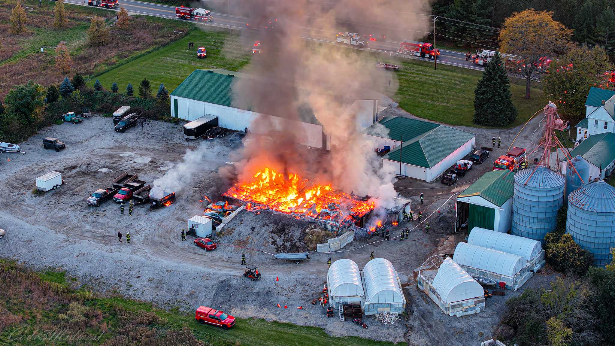 Barn destroyed in Mequon fire — WISN 12 Milwaukee