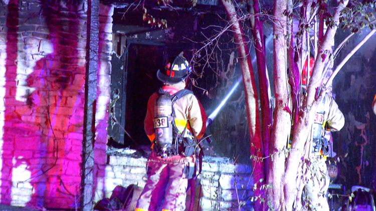 One person dies, another person and a dog rescued from Blakeley Drive house fire — KENS 5 (San Antonio), Lakewood Ranch Health news