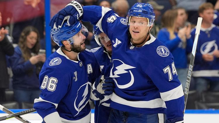 Carlson scores twice to help the Lightning beat the Wild 3-2 — WTSP Sports Tampa Bay, Lakewood Ranch Sports news