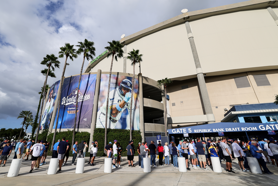 World Series, Game 3 live updates: Tampa Bay Rays vs. Milwaukee Brewers — FOX 13 Sports Tampa Bay, Lakewood Ranch Sports news