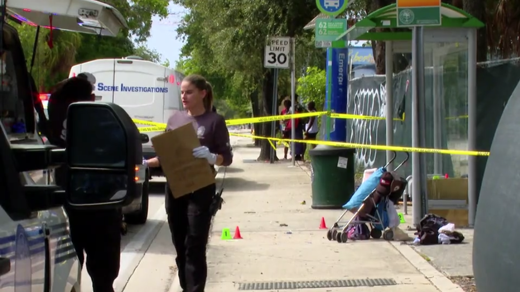 Attacker, victim injured in stabbing at Miami bus stop — WSVN 7 Miami-Dade, Lakewood Ranch Community news